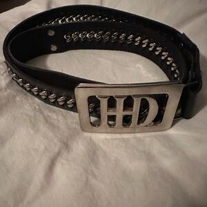 Harley Davidson Buckle black leather/silver chain belt 42.5” including buckle.